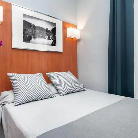Reyes & Hotell *